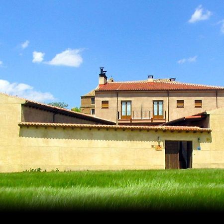 Отель Rincon De Dona Ines Villanueva de la Condesa Экстерьер фото